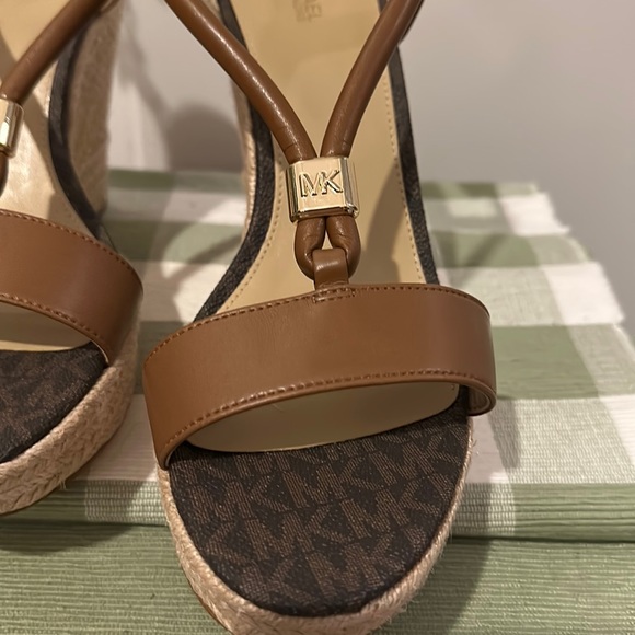 Authentic Michael Kors, Annie Strappy Platform Wedges - Picture 4 of 7